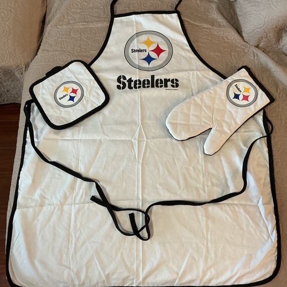 Other - Steelers NFL Apron and Oven Mitt Set NWOT Tailgating Grilling